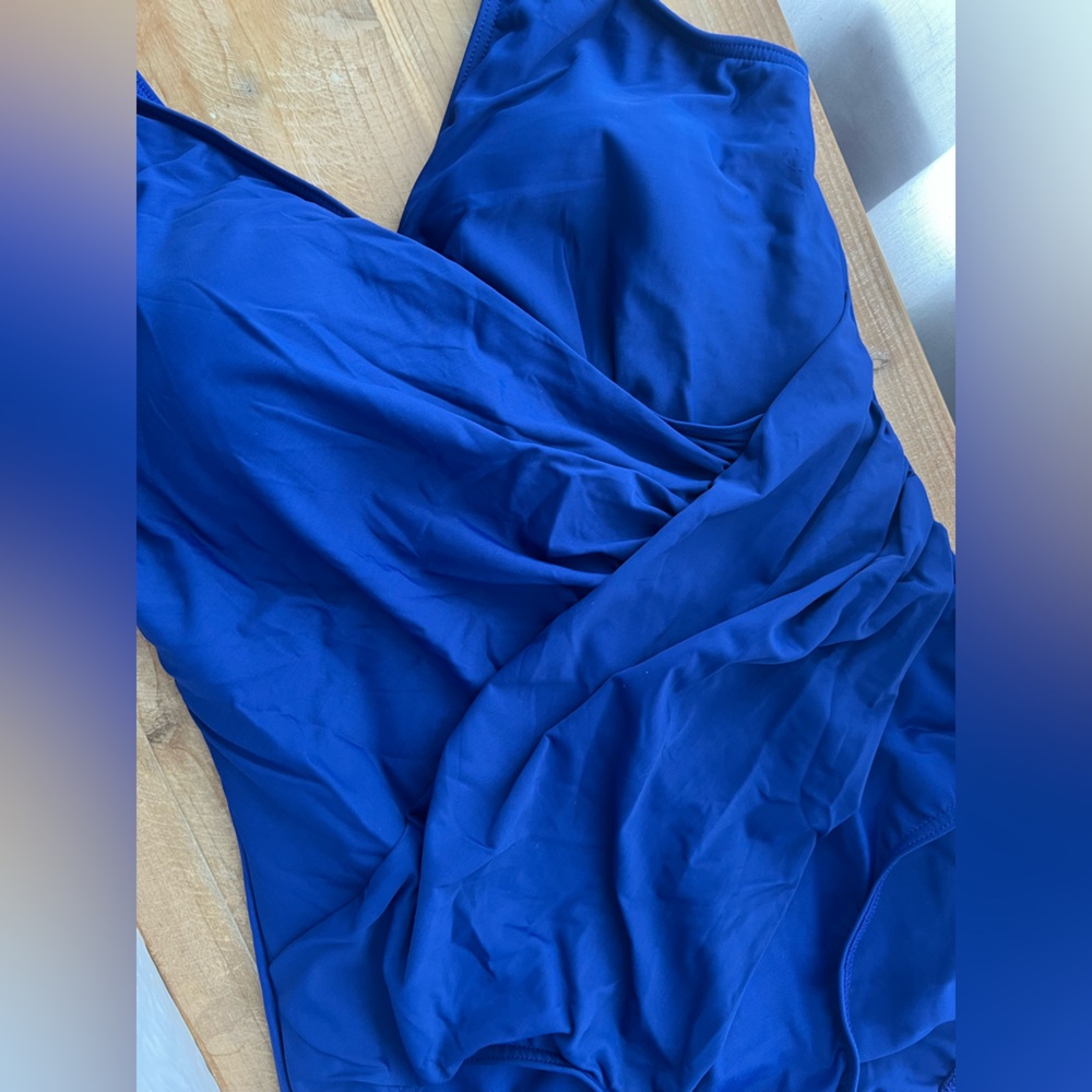 Miraclesuit Plus Size Oceanus One Piece in Azul Size 18W New - Picture 6 of 9